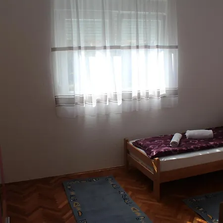 Neven Apartman *